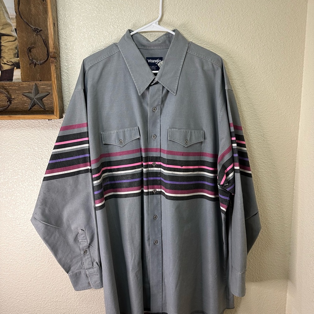 Wrangler Gray and Pink Casual Button Down Shirt
